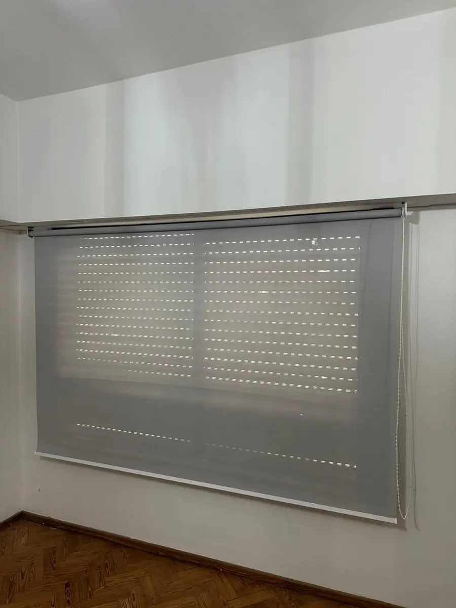 Roller sunscreen en Dormitorio
